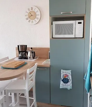 Studio Cabine 4p Proche Mer/piscine/parking * Agde