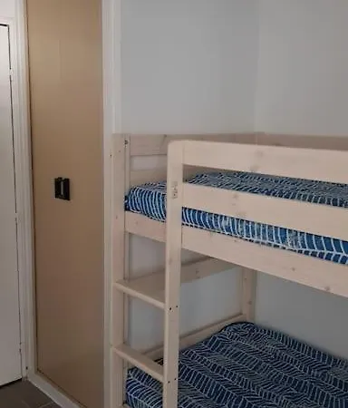 Appartement Studio Cabine 4p Proche Mer/piscine/parking *