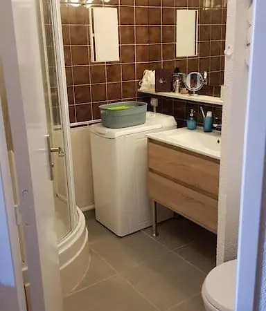 Appartement Studio Cabine 4p Proche Mer/piscine/parking