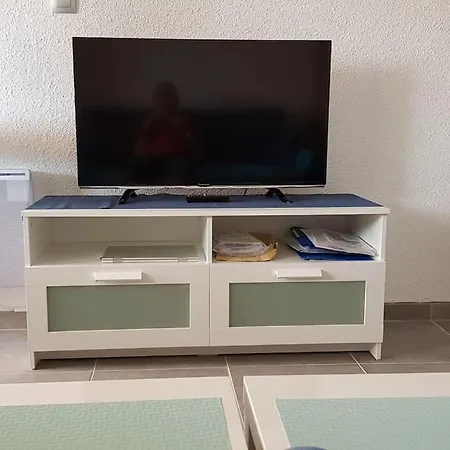 Appartement Studio Cabine 4p Proche Mer/piscine/parking *