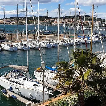 Appartement Studio Cabine 4p Proche Mer/piscine/parking *