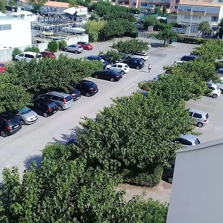 Studio Cabine 4p Proche Mer/piscine/parking Appartement *
